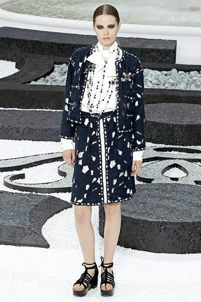 Look 2